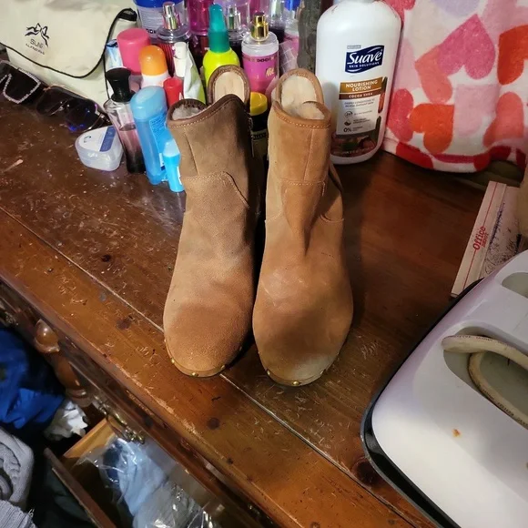 High heels boots